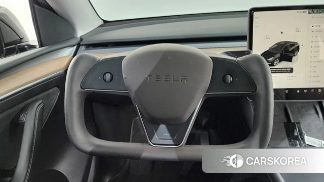 Tesla Model Y 2023 Черный из Кореи, фото 4