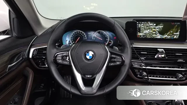 BMW 5 Series (G30) 2018 Белый из Кореи, фото 4
