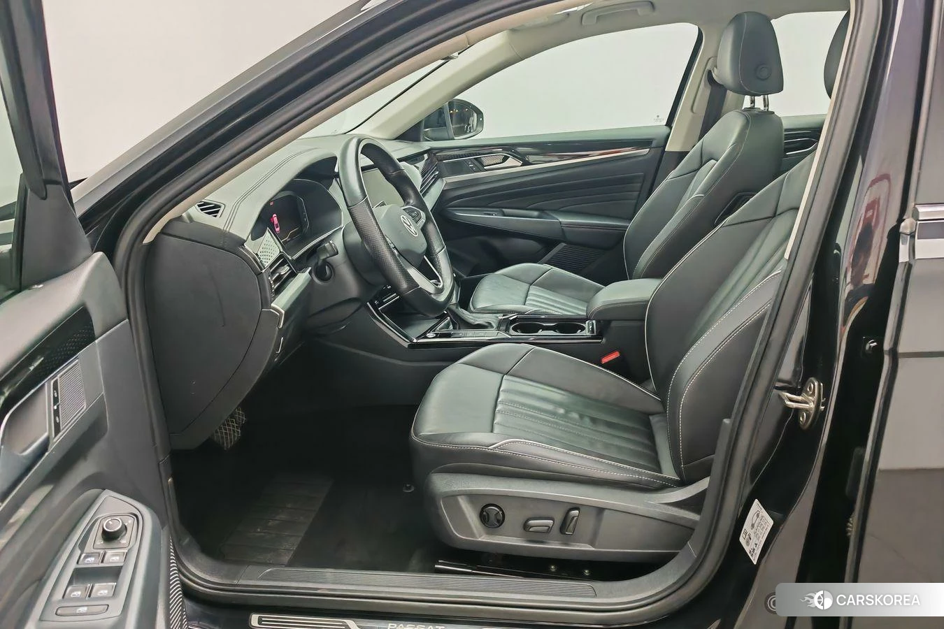 Volkswagen Passat 2021 Черный из Китая, фото 4