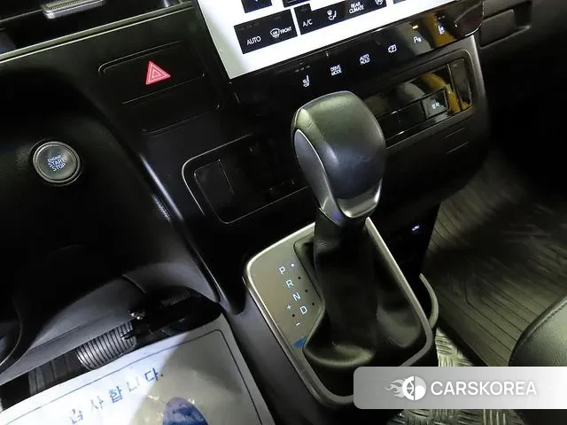 Hyundai Staria 2024 Желтый из Кореи, фото 4