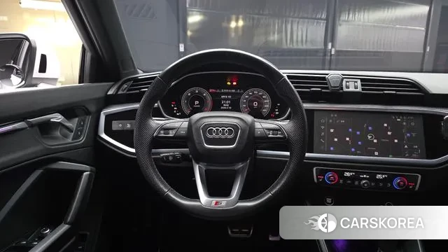 Audi Q3 (F3) 2022 Белый из Кореи, фото 4