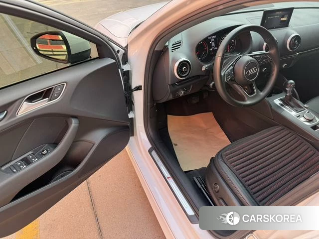 Audi A3 2021 Белый из Китая, фото 4