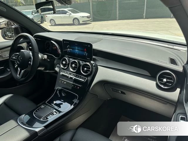 Mercedes-Benz GLC Coupe 2022 Белый из Китая, фото 4