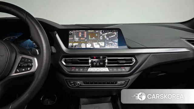 BMW 1 Series (F40) 2023 Белый из Кореи, фото 4