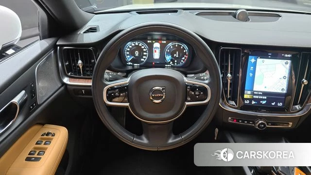 Volvo V60 Cross-Country 2nd Generation 2021 Белый из Кореи, фото 4
