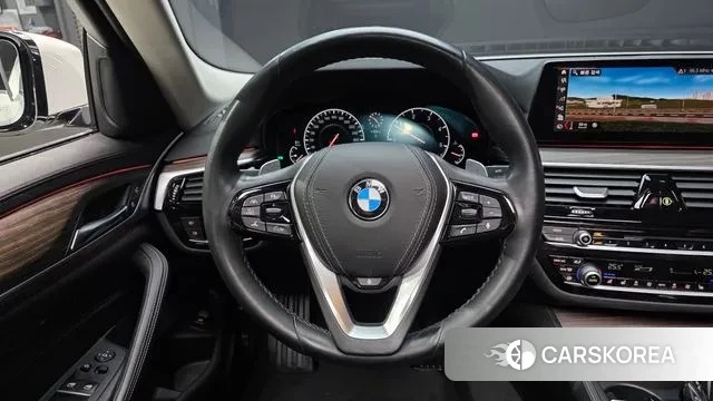 BMW 5 Series (G30) 2019 Белый из Кореи, фото 4