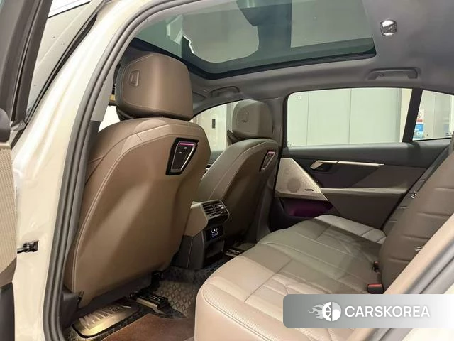 BMW 5 series 2024 Белый из Китая, фото 4