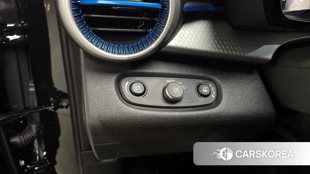 Chevrolet (GM Daewoo) Trax Crossover 2025 Черный из Кореи, фото 4