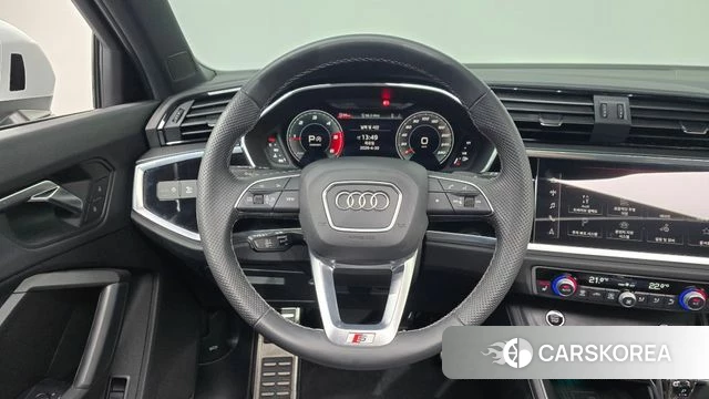 Audi Q3 (F3) 2023 Белый из Кореи, фото 4