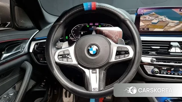 BMW 5 Series (G30) 2021 Белый из Кореи, фото 4