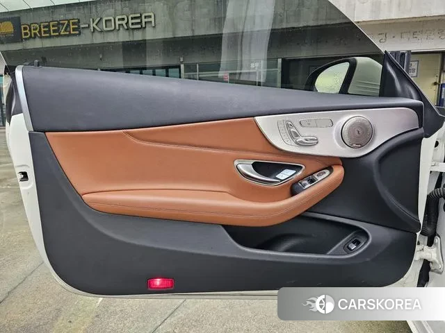 Mercedes-Benz C-Class W205 2018 Черный из Кореи, фото 4