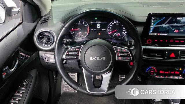 Kia The New K3 2nd generation 2023 Белый из Кореи, фото 4