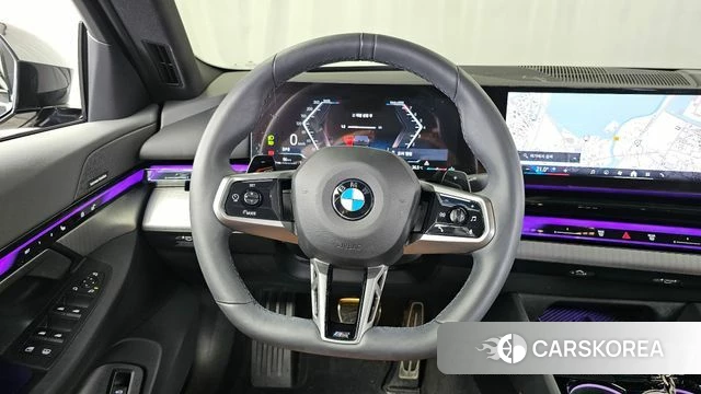 BMW 5 Series (G60) 2025 Серый из Кореи, фото 4