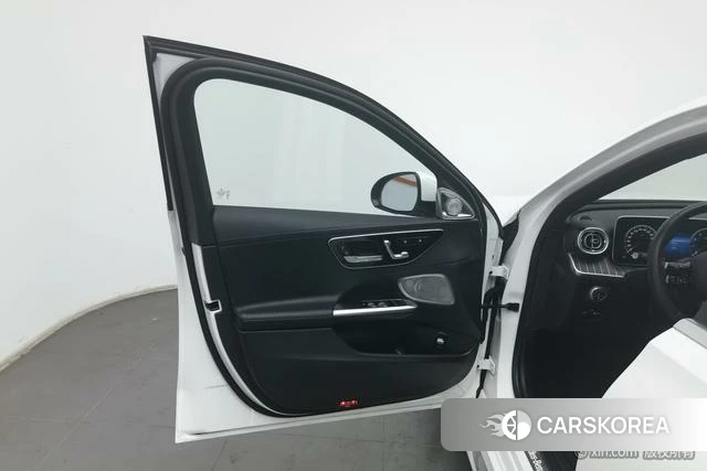 Mercedes-Benz Class C 2023 Белый из Китая, фото 4