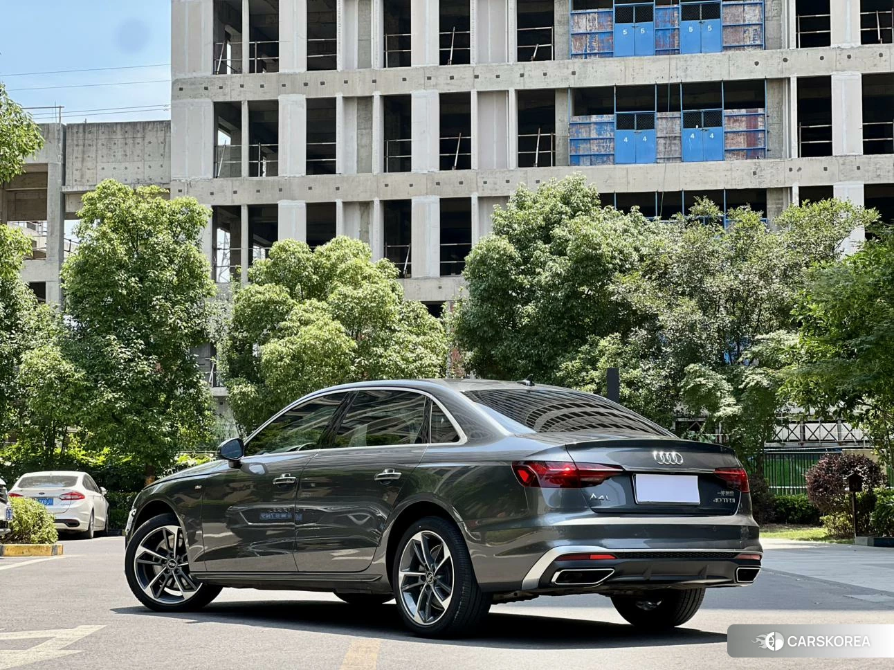 Audi A4L 2020 Темно-серый из Китая, фото 4