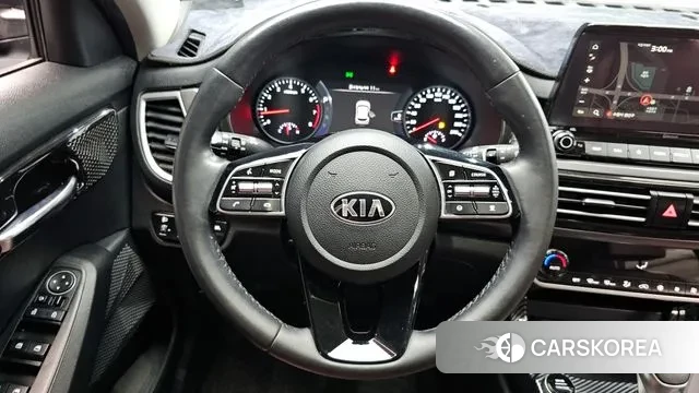 Kia Seltos 2021 Черный из Кореи, фото 4