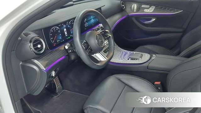 Mercedes-Benz E-Class W213 2023 Белый из Кореи, фото 4