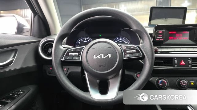 Kia The New K3 2nd generation 2021 Белый из Кореи, фото 4