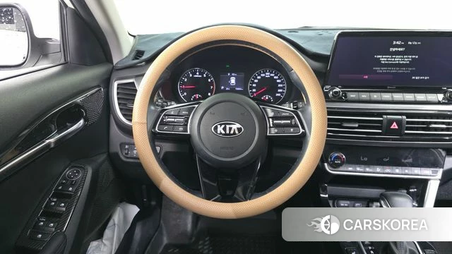 Kia Seltos 2021 Белый из Кореи, фото 4