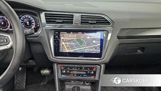 Volkswagen Tiguan second Generation 2023 Белый из Кореи, фото 4