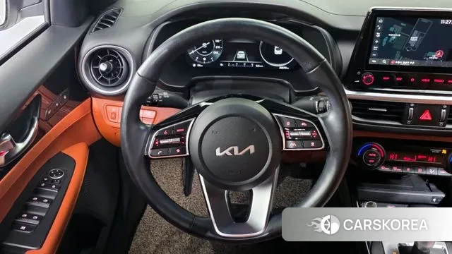 Kia The New K3 2nd generation 2021 Белый из Кореи, фото 4