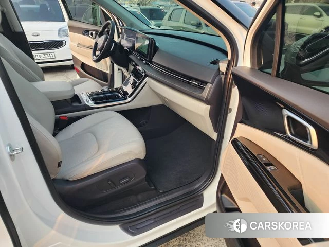 Kia Carnival 4th generation 2023 Жемчужный цвет из Кореи, фото 4
