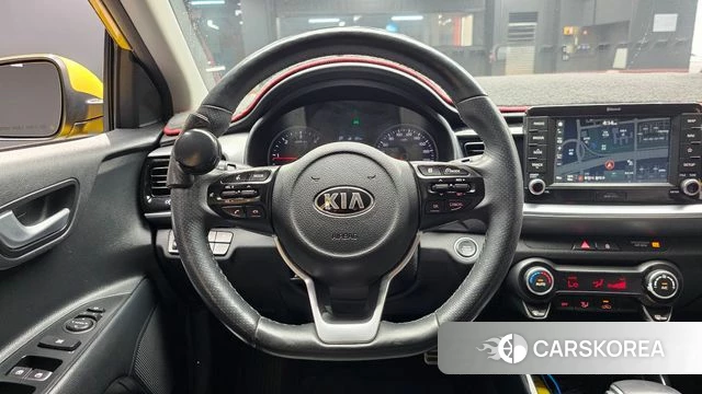 Kia Stonic 2018 Желтый из Кореи, фото 4