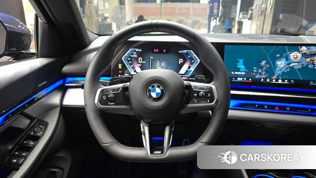 BMW 5 Series (G60) 2025 Черный из Кореи, фото 4