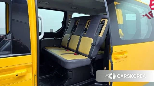 Hyundai Staria 2021 Желтый из Кореи, фото 4