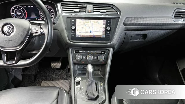 Volkswagen Tiguan Allspace 2018 Серебристо-серый из Кореи, фото 4