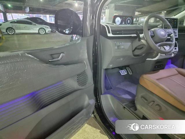 Hyundai Staria 2024 Черный из Кореи, фото 4