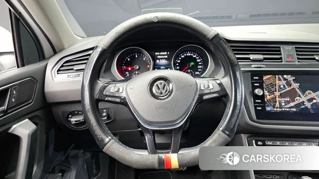 Volkswagen Tiguan second Generation 2018 Белый из Кореи, фото 4