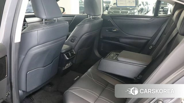 Lexus ES300h 7th generation 2025 Серый из Кореи, фото 4