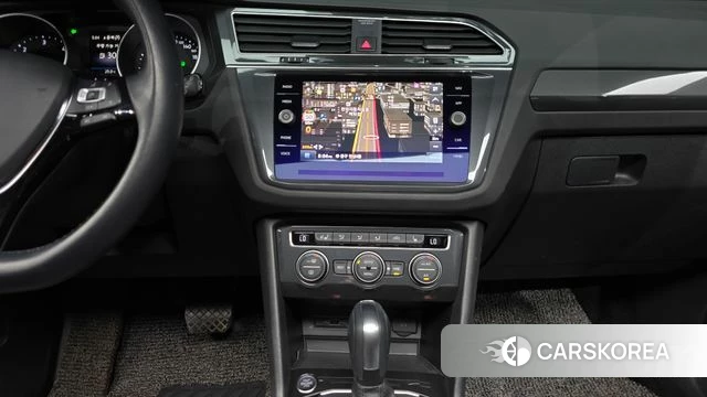 Volkswagen Tiguan second Generation 2020 Серебристо-серый из Кореи, фото 4