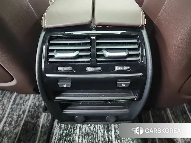 BMW 5 Series (G30) 2018 Белый из Кореи, фото 4