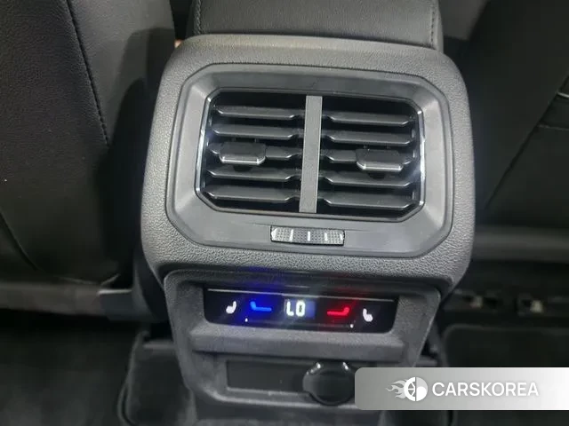 Volkswagen Tiguan Allspace 2024 Белый из Кореи, фото 4