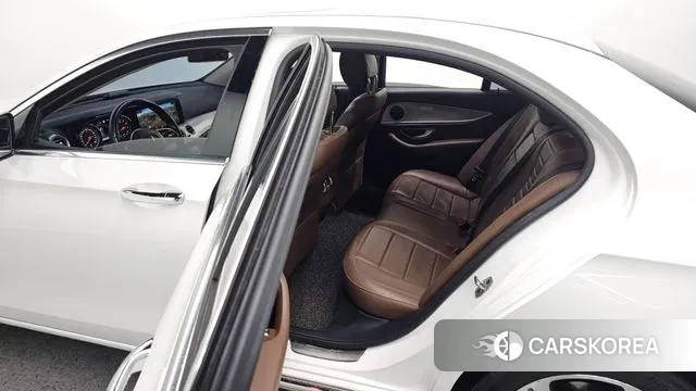 Mercedes-Benz E-Class W213 2019 Белый из Кореи, фото 4