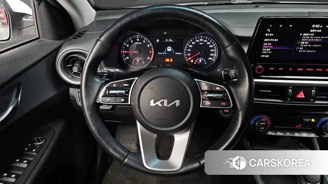Kia The New K3 2nd generation 2021 Белый из Кореи, фото 4
