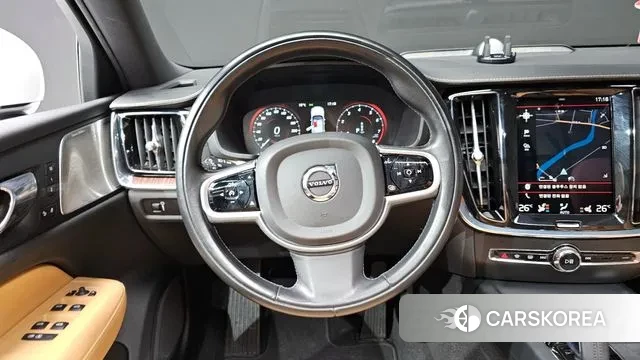 Volvo V60 Cross-Country 2nd Generation 2020 Белый из Кореи, фото 4