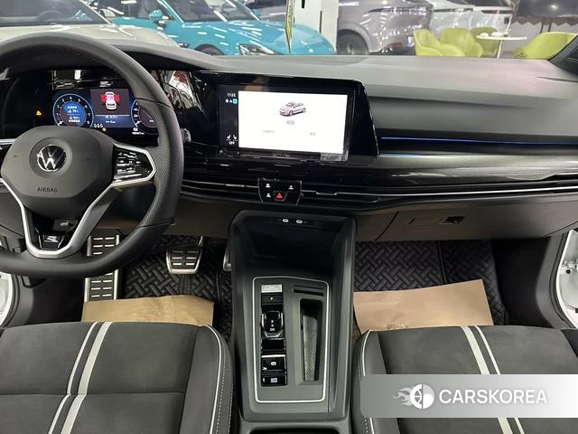 Volkswagen Golf 2022 Белый из Китая, фото 4