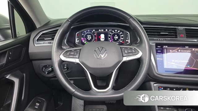 Volkswagen Tiguan Allspace 2022 Черный из Кореи, фото 4