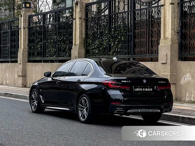 BMW 5 series PHEV 2023 Черный из Китая, фото 4