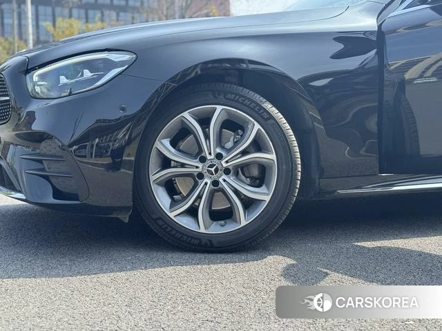 Mercedes-Benz E-class 2023 Черный из Китая, фото 4