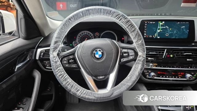 BMW 5 Series (G30) 2018 Белый из Кореи, фото 4