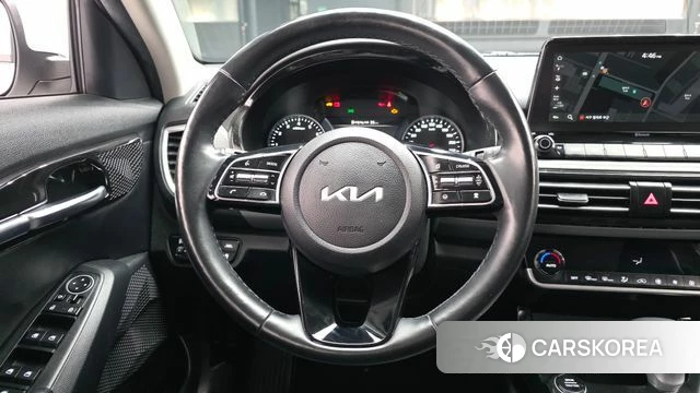 Kia Seltos 2022 Белый из Кореи, фото 4