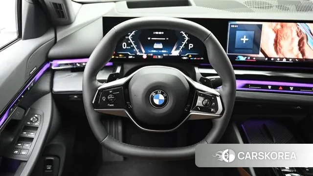 BMW 5 Series (G60) 2024 Белый из Кореи, фото 4