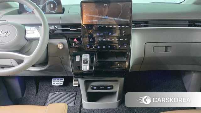 Hyundai Staria 2023 Белый из Кореи, фото 4