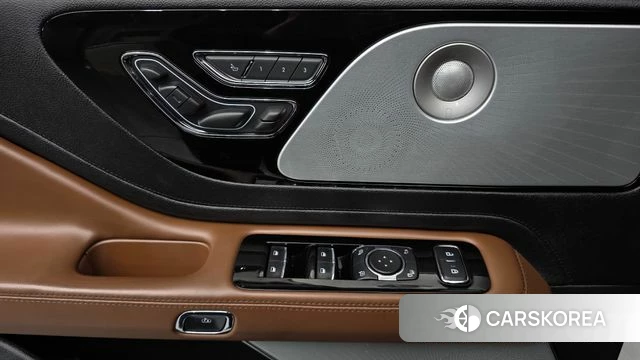 Lincoln Aviator 2nd generation 2021 Белый из Кореи, фото 4
