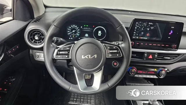 Kia The New K3 2nd generation 2023 Белый из Кореи, фото 4