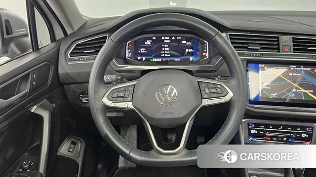 Volkswagen Tiguan Allspace 2022 Белый из Кореи, фото 4